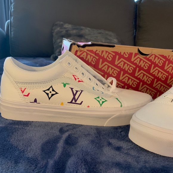 Custom Vans - LV Rainbow Old Skools - Picture 4 of 6